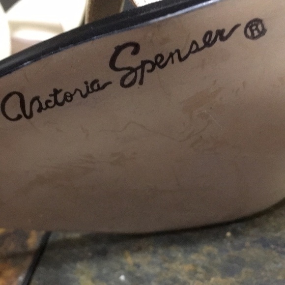 Victoria Spenser, 3” Cabana Heels. Size 8 - Picture 5 of 9